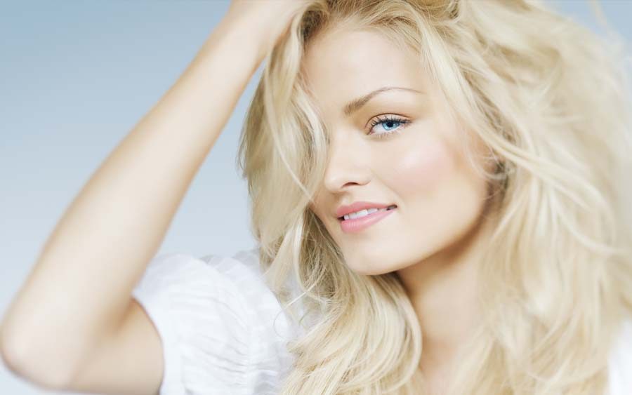 Platinum shine hairstyle at Salon Rami Roumieh
